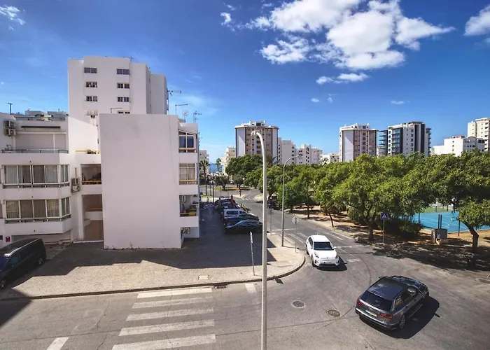 Charming Getaway In Апартаменты