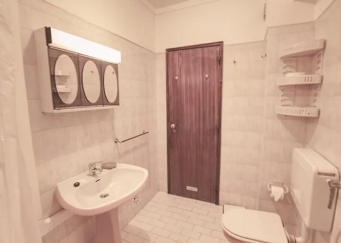 Апартаменты Charming Getaway In *