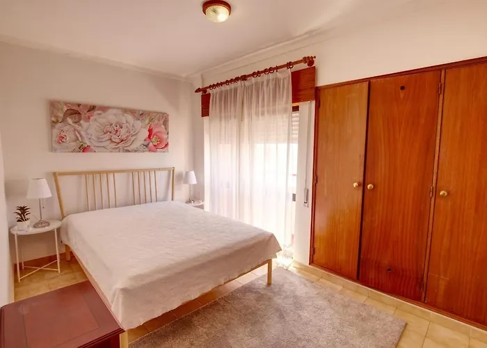 Charming Getaway In Апартаменты Картейра